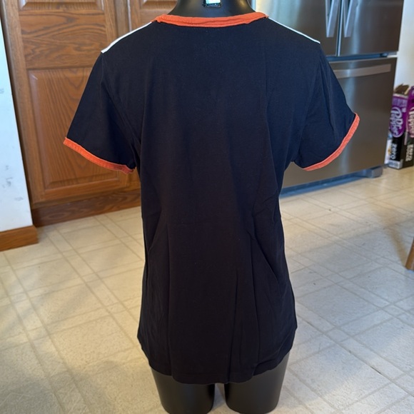 Harley Davidson women’s v-neck shirt. Size large - Picture 3 of 4